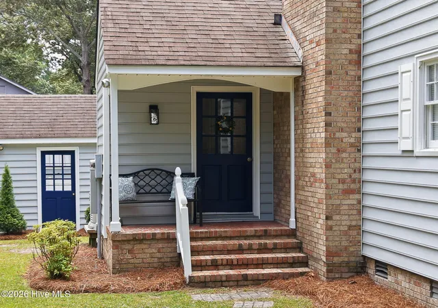 Homes for sale in Washington, NC | 111 N Wedgewood Dr, Washington, NC 27889 | MLS# 100587356