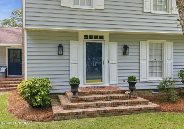 Homes for sale in Washington, NC | 111 N Wedgewood Dr, Washington, NC 27889 | MLS# 100587356