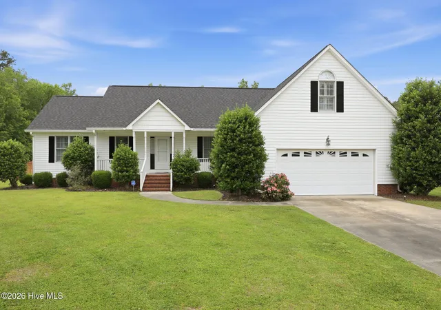 Homes for sale in New Bern, NC | 210 E Camp Kiro Rd, New Bern, NC 28560 | MLS# 100580822