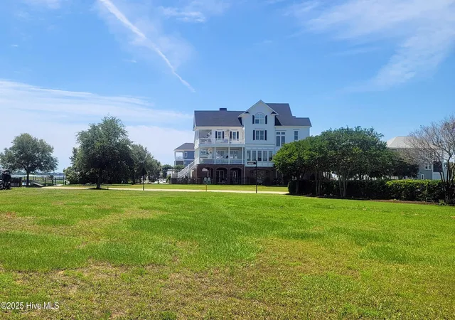 3rd image of 818 Cannonsgate Dr, Newport, NC 28570 | MLS# 100508867