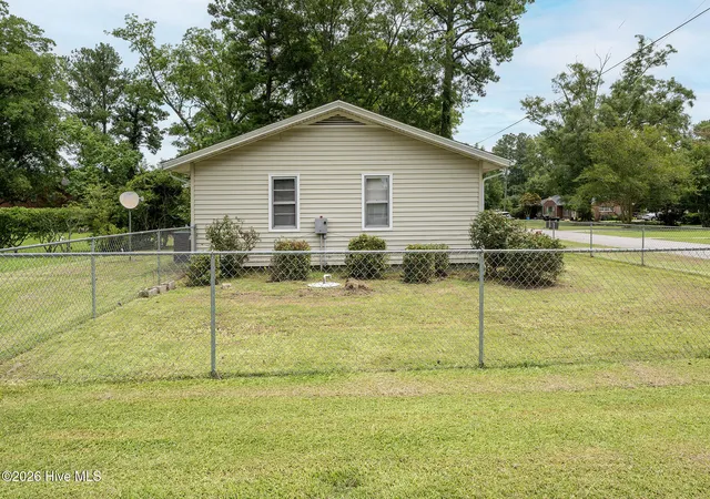 Photo 27 of Single family home for sale at 108 South St, Bayboro, NC 28515 | MLS# 100589490 | Listing updated on 2026-09-27