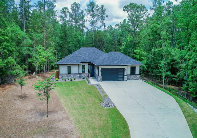 Homes for sale in Mc Cormick, SC | 217 Cove Point Lane Lane, Mc Cormick, SC 29835 | MLS# 98198665