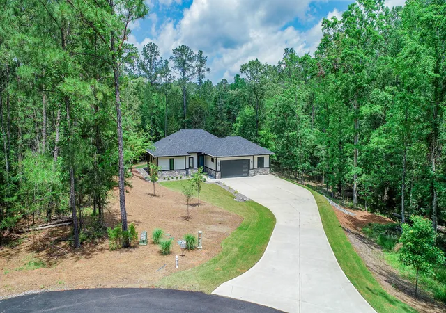 Homes for sale in Mc Cormick, SC | 217 Cove Point Lane Lane, Mc Cormick, SC 29835 | MLS# 98198665