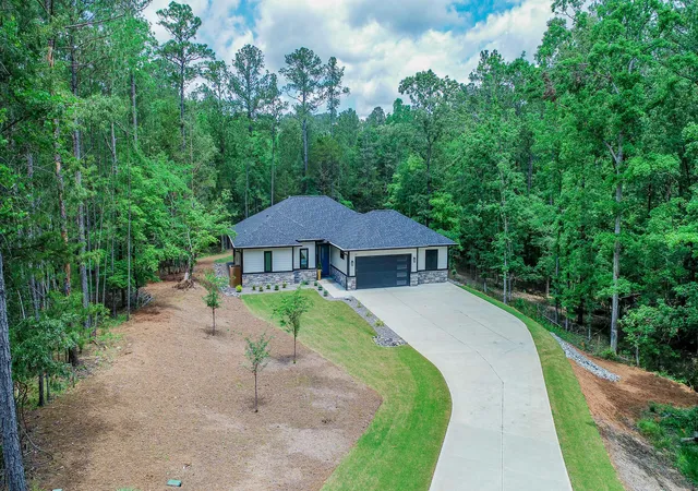 Homes for sale in Mc Cormick, SC | 217 Cove Point Lane Lane, Mc Cormick, SC 29835 | MLS# 98198665