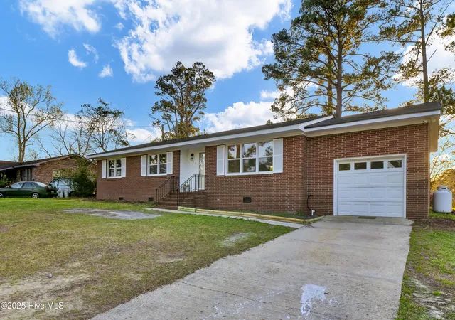 Homes for sale in Wilmington, NC | 1013 Glenlea Dr, Wilmington, NC 28405 | MLS# 100555284