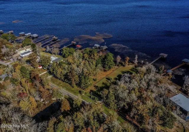 Homes for sale in Lake Waccamaw, NC | 137-140 Near 3461 Waccamaw Rd S, Lake Waccamaw, NC 28450 | MLS# 100560366