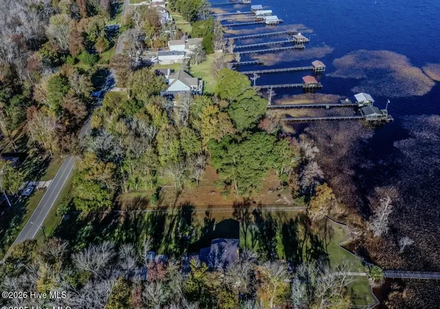 Homes for sale in Lake Waccamaw, NC | 137-140 Near 3461 Waccamaw Rd S, Lake Waccamaw, NC 28450 | MLS# 100560366