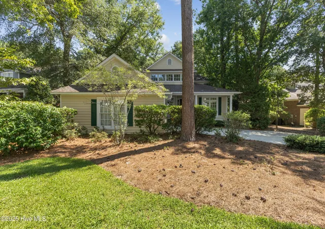 Photo 2 of Single family home for sale at 8313 Vintage Clb Cir, Wilmington, NC 28411 | MLS# 100596212 | Listing updated on 2026-09-18