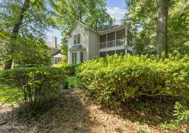 Photo 3 of Single family home for sale at 8313 Vintage Clb Cir, Wilmington, NC 28411 | MLS# 100596212 | Listing updated on 2026-09-18