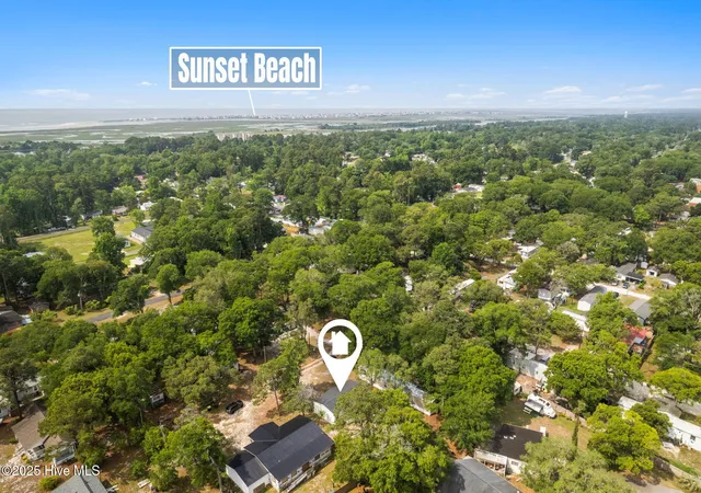 Photo 3 of Manufactured home for sale at 7203 Banner St SW, Ocean Isle Beach, NC 28469 | MLS# 100569446 | Listing updated on 2026-08-18