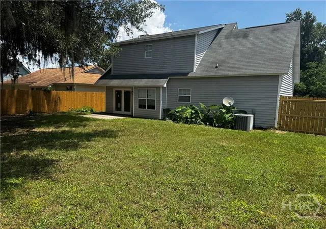 Photo 2 of Single family home for sale at 121 Laurelwood Ln, Savannah, GA 31419 | MLS# SA360357 | Listing updated on 2026-09-03