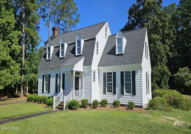Photo 2 of Single family home for sale at 110 Foxcroft Dr, Clinton, NC 28328 | MLS# 100595044 | Listing updated on 2026-08-18