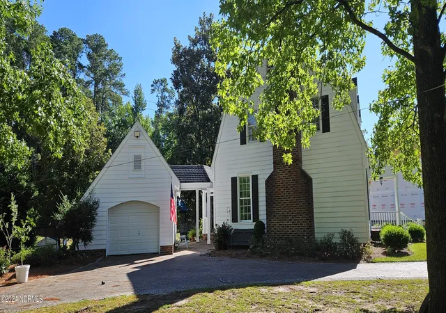 Photo 3 of Single family home for sale at 110 Foxcroft Dr, Clinton, NC 28328 | MLS# 100595044 | Listing updated on 2026-08-18