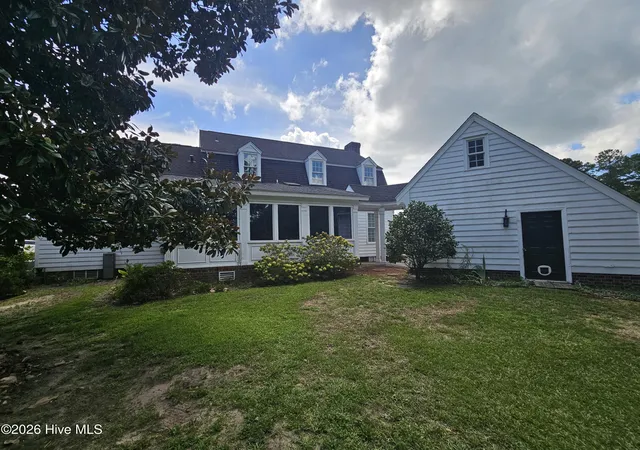 Photo 3 of Single family home for sale at 110 Foxcroft Dr, Clinton, NC 28328 | MLS# 100595044 | Listing updated on 2026-08-18