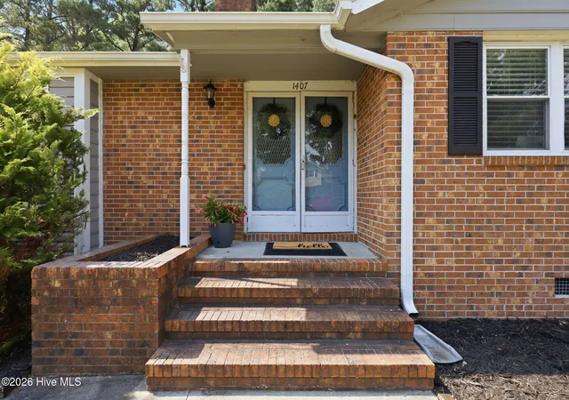 Photo 3 of Single family home for sale at 1407 Clifton Rd, Jacksonville, NC 28540 | MLS# 100587725 | Listing updated on 2026-09-28
