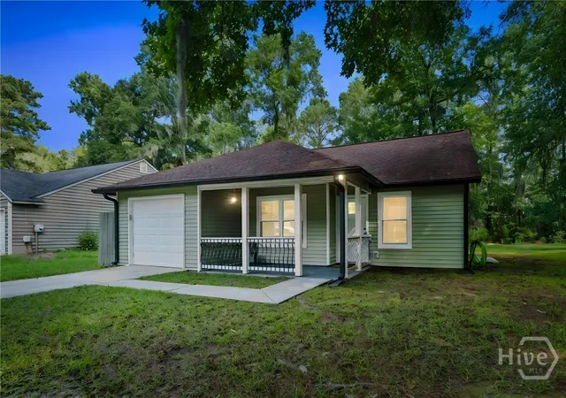 Homes for sale in Savannah, GA | 18 E White Hawthorne Dr, Savannah, GA 31419 | MLS# SA359250