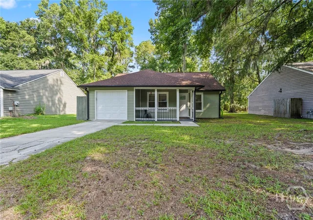 Homes for sale in Savannah, GA | 18 E White Hawthorne Dr, Savannah, GA 31419 | MLS# SA359250
