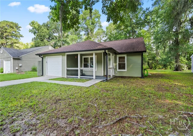 Homes for sale in Savannah, GA | 18 E White Hawthorne Dr, Savannah, GA 31419 | MLS# SA359250