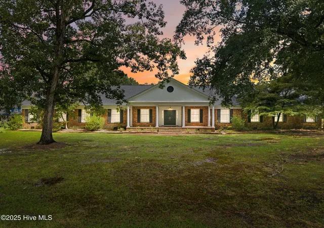 Homes for sale in Whiteville, NC | 518 Edgewood Cir, Whiteville, NC 28472 | MLS# 100526462