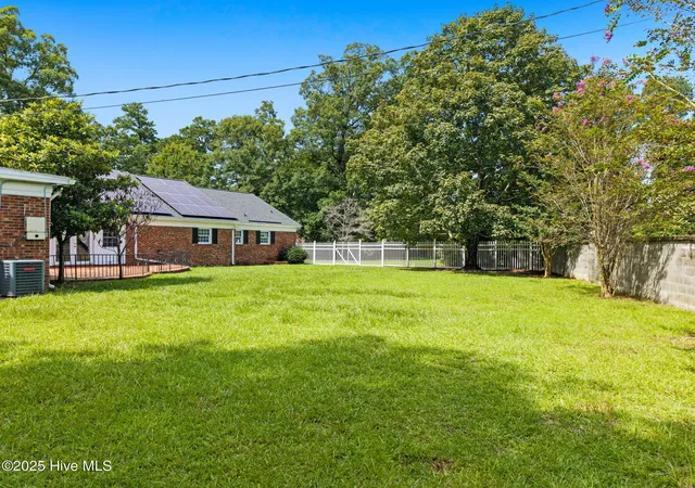 Homes for sale in Whiteville, NC | 518 Edgewood Cir, Whiteville, NC 28472 | MLS# 100526462