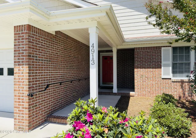 Photo 2 of Single family home for sale at 4913 Coronado Dr, Wilmington, NC 28409 | MLS# 100587554 | Listing updated on 2026-08-18