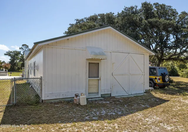 4th image of 124 Stewart Rd, Harkers Island, NC 28531 | MLS# 100530758