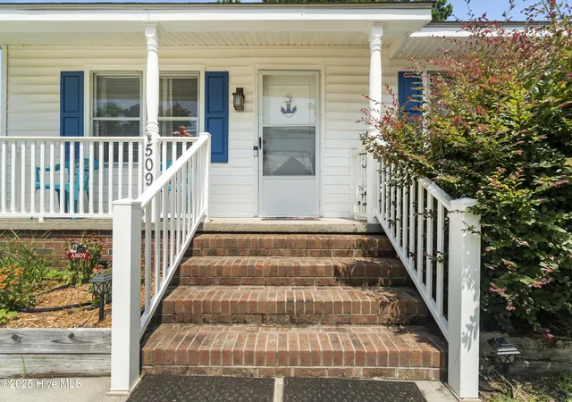 3rd image of 509 Broad St, Oriental, NC 28571 | MLS# 100577849