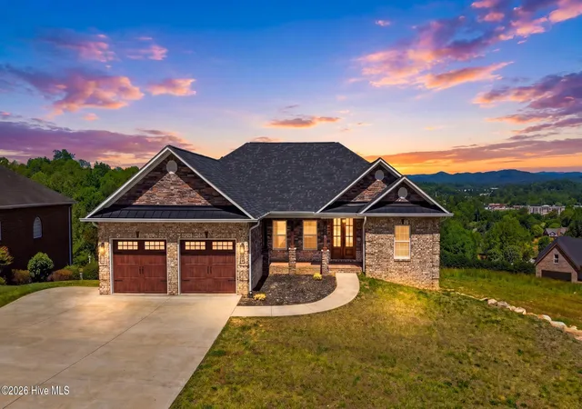 2nd image of 418 Huntington Woods Dr N, Lenoir, NC 28645 | MLS# 100571321
