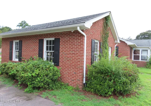 Photo 3 of Single family home for sale at 222 Sunset Dr, Hertford, NC 27944 | MLS# 100600261 | Listing updated on 2026-09-03