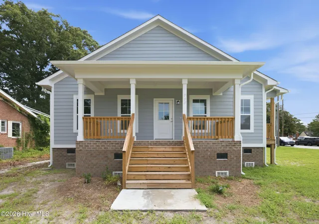 Photo 1 of Single family home for sale at 700 N Grace Ave, New Bern, NC 28562 | MLS# 100593700 | Listing updated on 2026-08-18