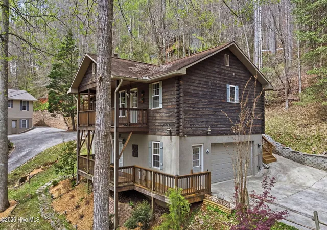 Photo 3 of Single family home for sale at 359 Whippoorwill Trl, Franklin, NC 28734 | MLS# 100566398 | Listing updated on 2026-09-03