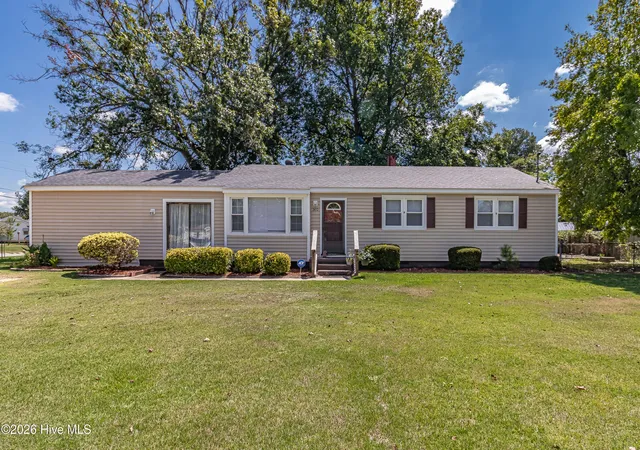 Photo 1 of Single family home for sale at 302 Nelson Dr, Goldsboro, NC 27534 | MLS# 100581560 | Listing updated on 2026-09-01
