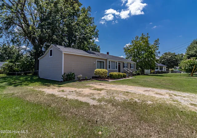 Photo 3 of Single family home for sale at 302 Nelson Dr, Goldsboro, NC 27534 | MLS# 100581560 | Listing updated on 2026-09-01