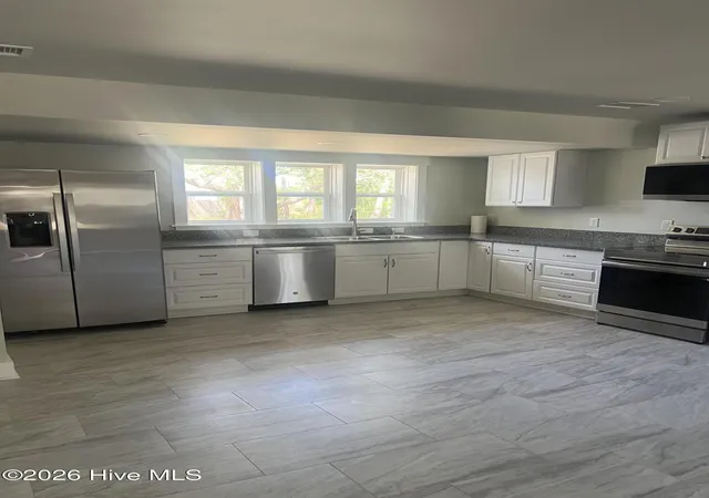 Homes for sale in Southport, NC | 17 Burton Rd, Southport, NC 28461 | MLS# 100585224