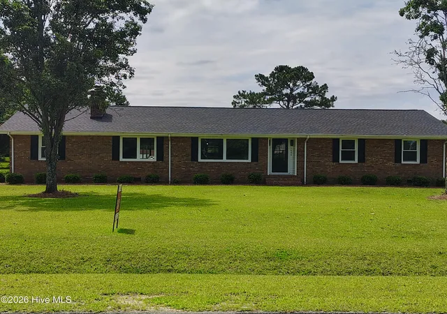 Homes for sale in Whiteville, NC | 1600 Mrs Tates Rd, Whiteville, NC 28472 | MLS# 100579289