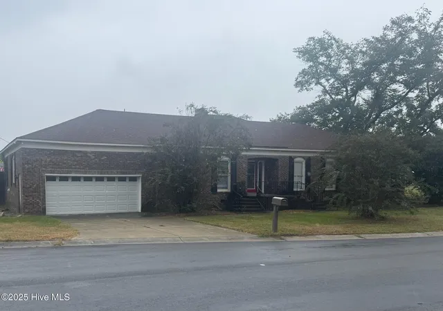 Photo 1 of Single family home for sale at 101 Church St, Tarboro, NC 27886 | MLS# 100567657 | Listing updated on 2026-08-18