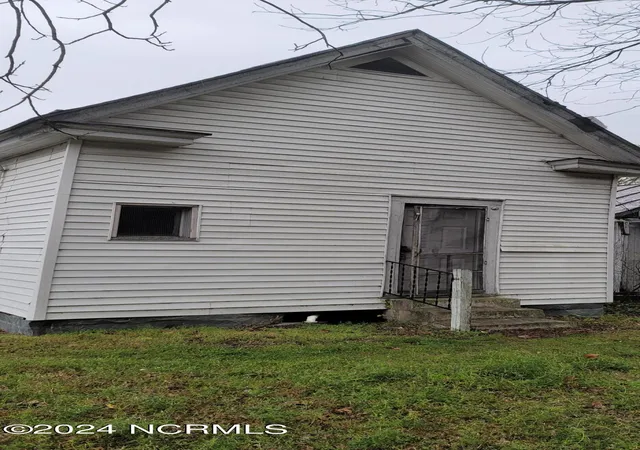 3rd image of 106 Ash St E, Wilson, NC 27893 | MLS# 100435373