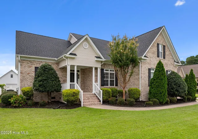 Homes for sale in Winterville, NC | 2243 Black Horse Ln, Winterville, NC 28590 | MLS# 100526401