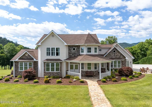Photo 2 of Single family home for sale at 185 Lunsford Rd, Murphy, NC 28906 | MLS# 100581396 | Listing updated on 2026-08-18