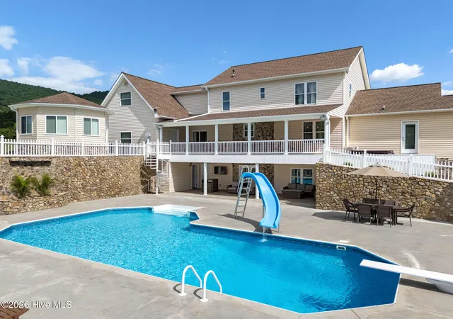Photo 3 of Single family home for sale at 185 Lunsford Rd, Murphy, NC 28906 | MLS# 100581396 | Listing updated on 2026-08-18