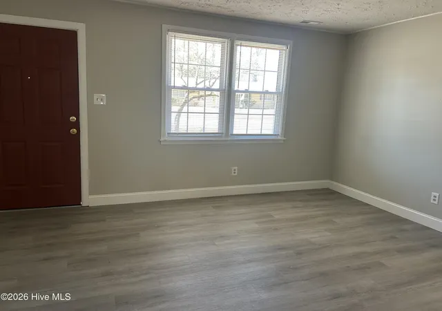 4th image of 520-522 Williams St, Jacksonville, NC 28540