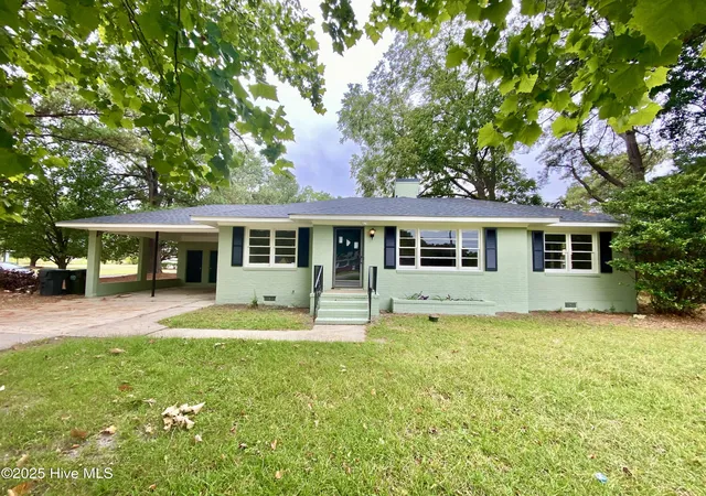 Homes for sale in Goldsboro, NC | 652 E New Hope Rd, Goldsboro, NC 27534 | MLS# 100550532
