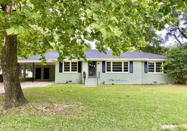 Homes for sale in Goldsboro, NC | 652 E New Hope Rd, Goldsboro, NC 27534 | MLS# 100550532