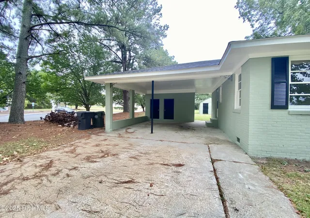 Homes for sale in Goldsboro, NC | 652 E New Hope Rd, Goldsboro, NC 27534 | MLS# 100550532