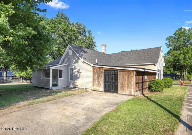 Photo 4 of Single family home for sale at 501 N Raiford St, Selma, NC 27576 | MLS# 100573412 | Listing updated on 2026-08-18