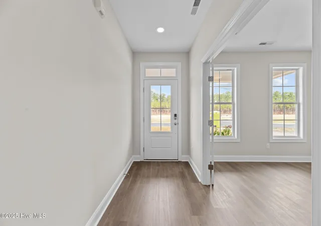 Photo 4 of Single family home for sale at 1015 Brighton Dr, New Bern, NC 28562 | MLS# 100548380 | Listing updated on 2026-09-20