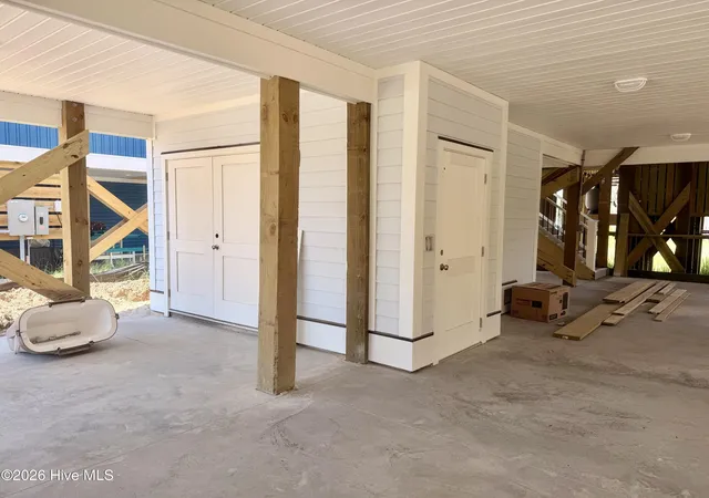 Photo 2 of Single family home for sale at 206 W Pelican Dr, Oak Island, NC 28465 | MLS# 100599927 | Listing updated on 2026-08-29