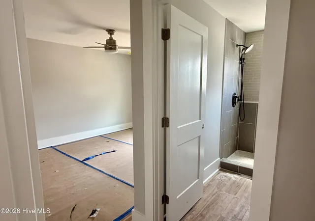 Photo 5 of Single family home for sale at 206 W Pelican Dr, Oak Island, NC 28465 | MLS# 100599927 | Listing updated on 2026-08-29