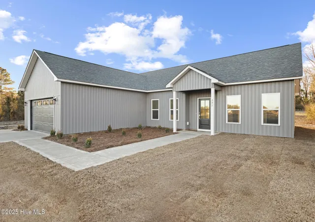 2nd image of 413 Wade Dr, Richlands, NC 28574 | MLS# 100557317