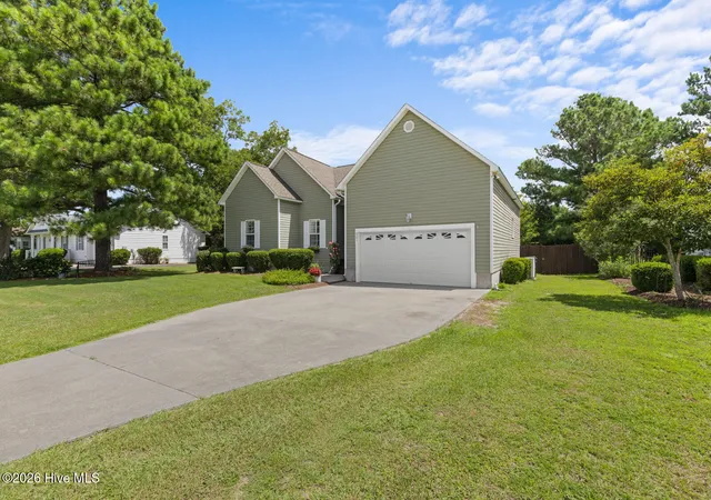 Photo 3 of Single family home for sale at 221 Palomino Ln, Swansboro, NC 28584 | MLS# 100596189 | Listing updated on 2026-09-20